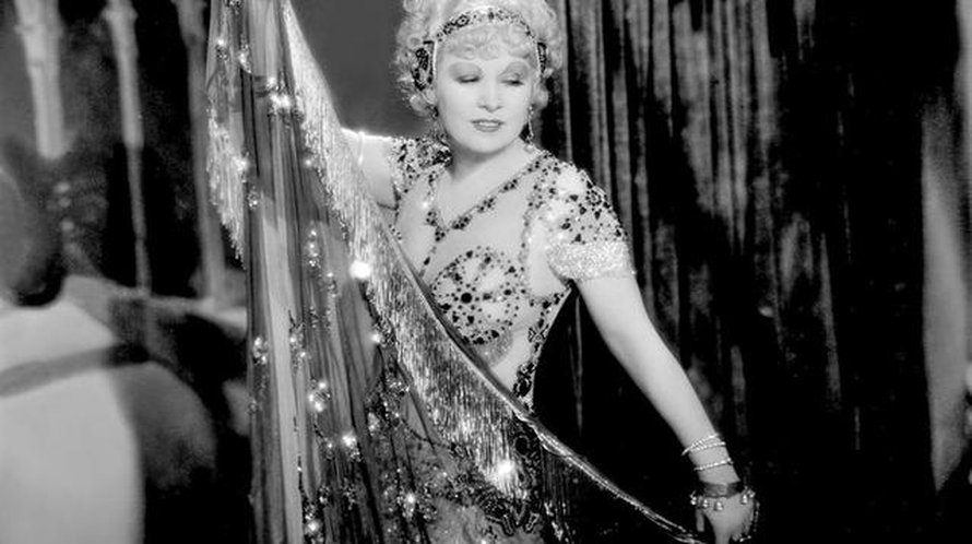 Close up: Mae West - Dirty blonde